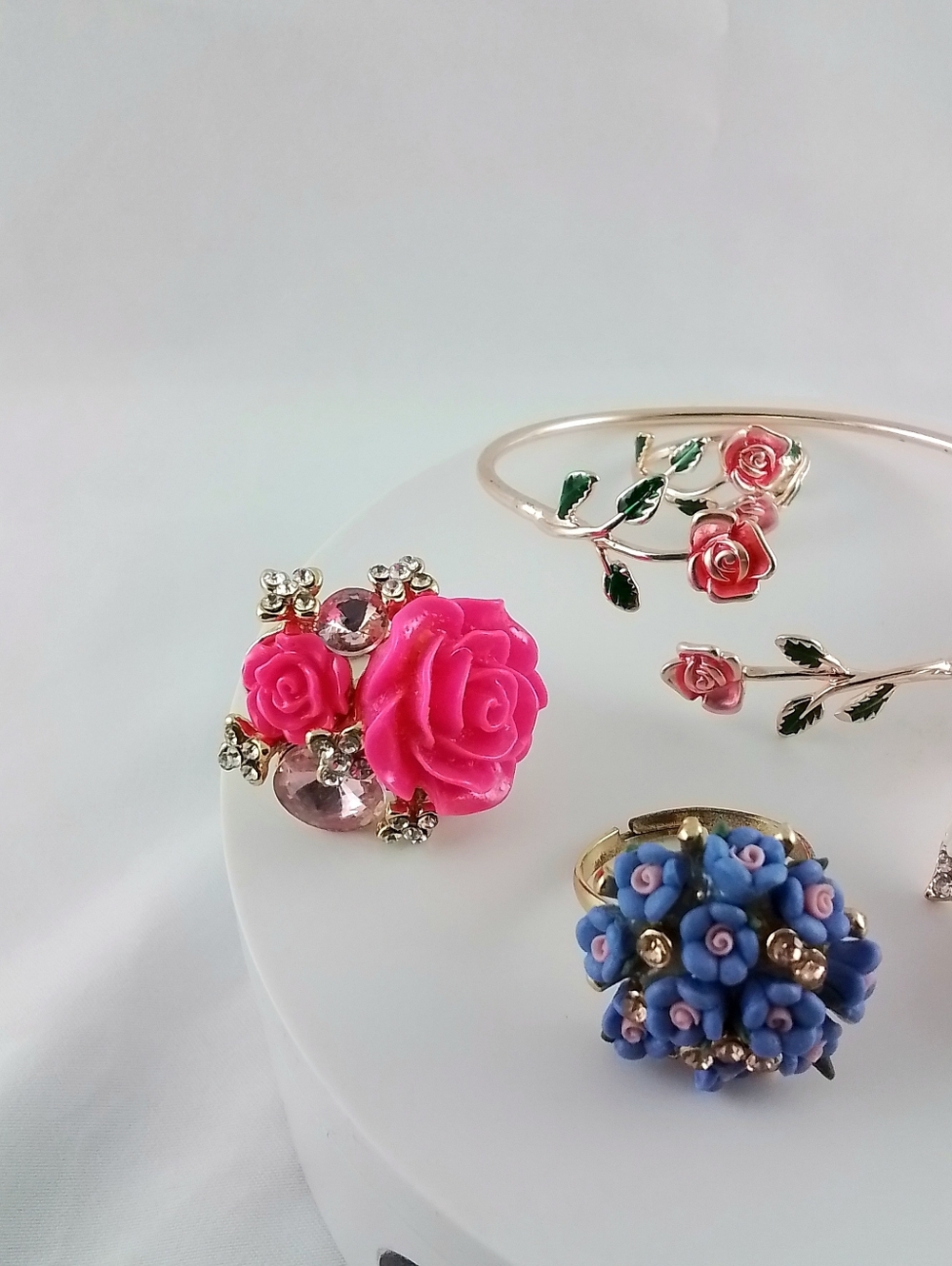 5 Summer Fashion Flower Rings Collection  With Rhinestones - Picture 3 of 4